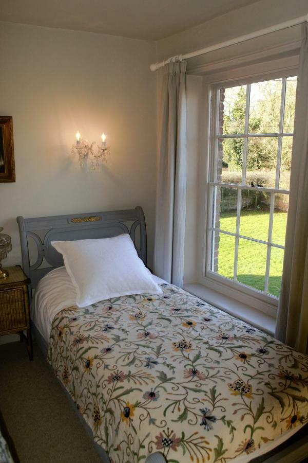Sankence Lodge B&B เอลส์แชม ภายนอก รูปภาพ